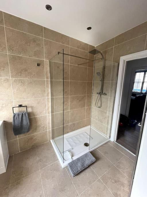 Apartament Abergavenny Center 2-Bed Flat Zewnętrze zdjęcie